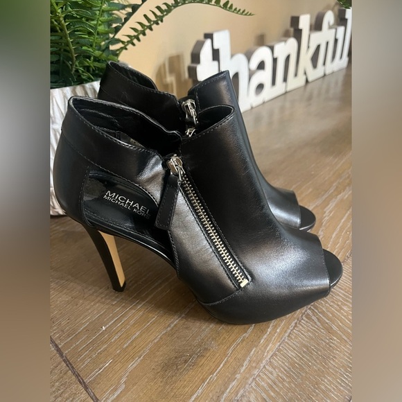 Michael Kors Clara Peep-Toe‎ Leather Pump Size 7 - Picture 6 of 16